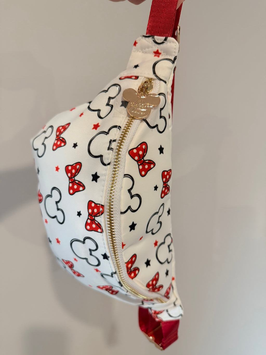 Bow mouse cross body bag