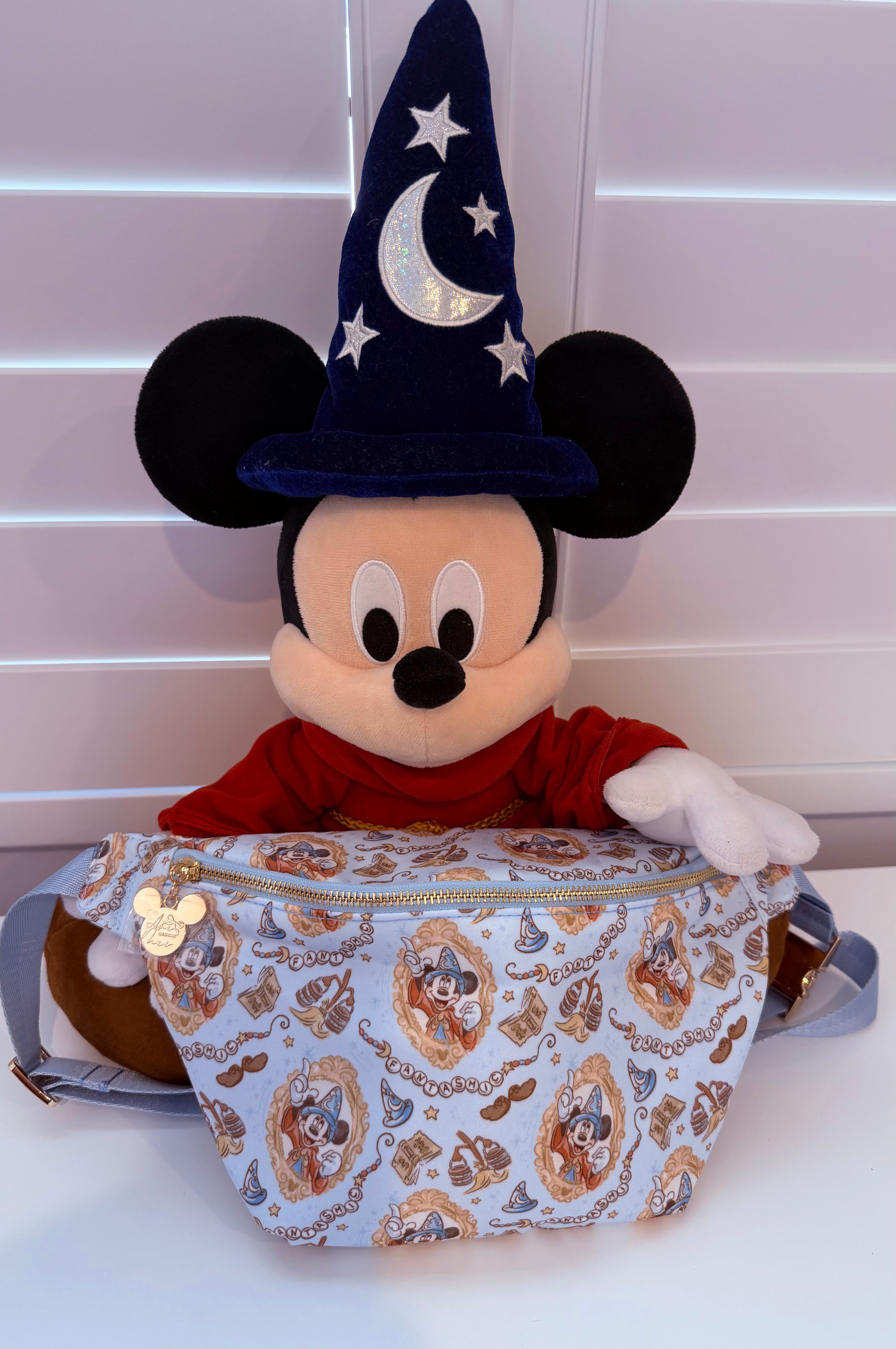 Sorcerer mouse crossbody bag